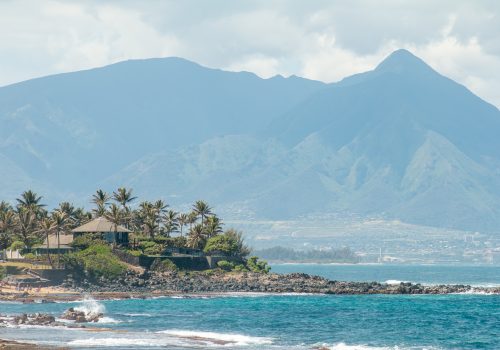 maui-hawaii-adventure-travel-experience-volcanoes-ocean-and-island-landscapes